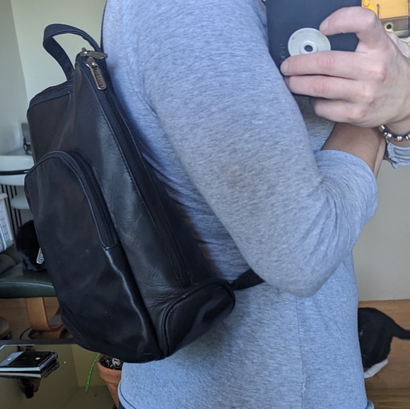 Danier Leather Backpack - Picture 12 of 12
